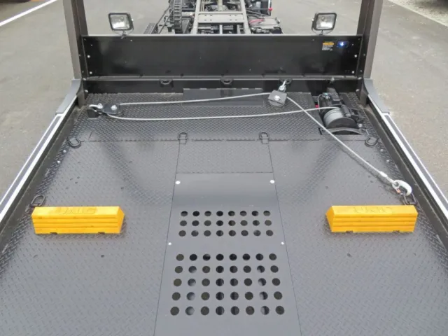 いすゞ エルフ 2RG-NPR88AM(2WD)の写真9