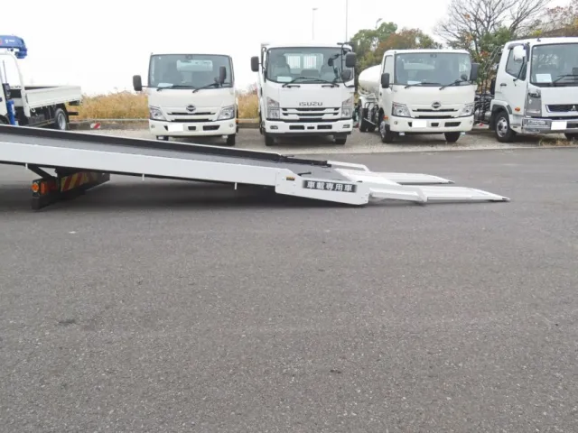 いすゞ エルフ 2RG-NPR88AM(2WD)の写真14