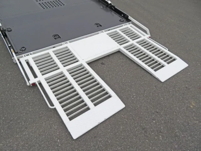 いすゞ エルフ 2RG-NPR88AM(2WD)の写真15