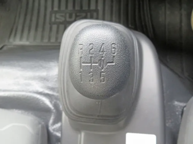 いすゞ エルフ 2RG-NPR88AM(2WD)の写真24