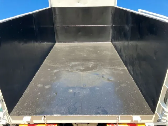 いすゞ フォワード 2PG-FRR90S1(2WD)の写真10