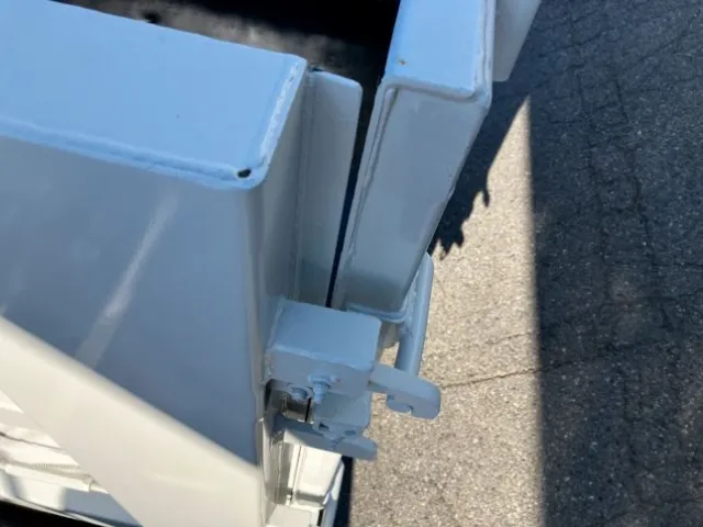 いすゞ フォワード 2PG-FRR90S1(2WD)の写真16