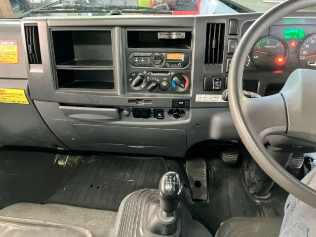 いすゞ フォワード 2PG-FRR90S1(2WD)の写真20