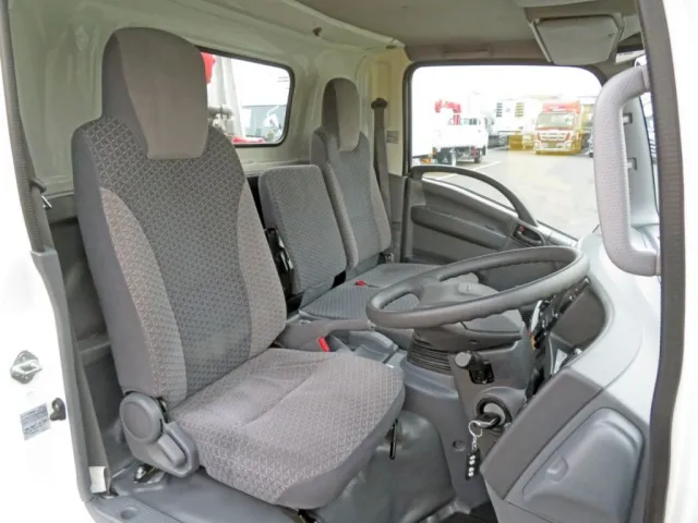 いすゞ エルフ TPG-NPR85N(2WD)の写真6