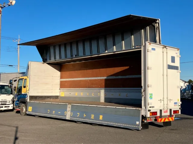 いすゞ ギガ LKG-CYJ77Aの写真3