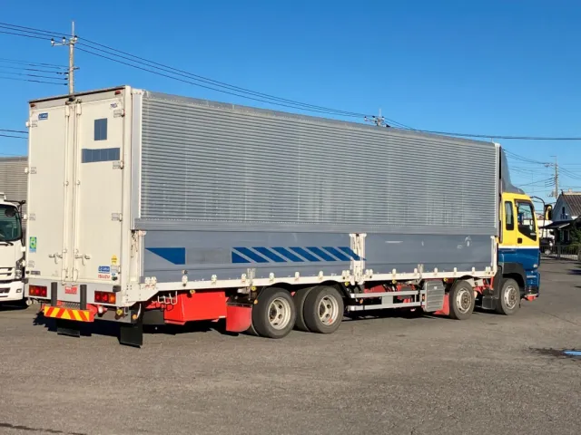 いすゞ ギガ LKG-CYJ77Aの写真4