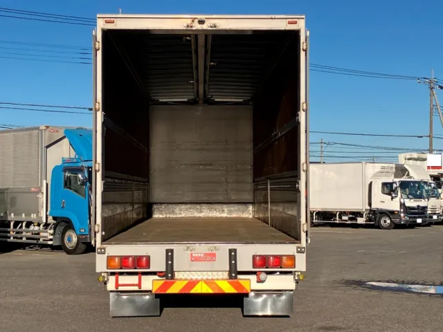 荷台全体の状態です。|いすゞ ギガ LKG-CYJ77Aの写真9