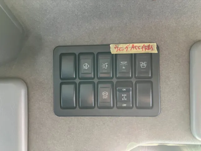 スイッチ類です。|いすゞ ギガ LKG-CYJ77Aの写真17