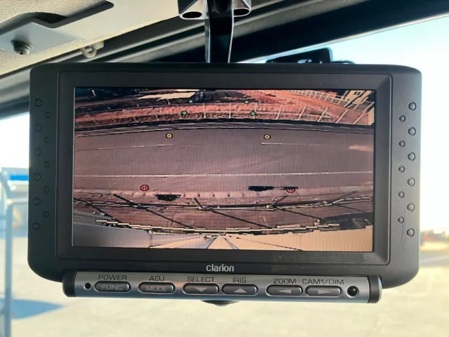 液晶バックモニター付きです。|いすゞ ギガ LKG-CYJ77Aの写真20