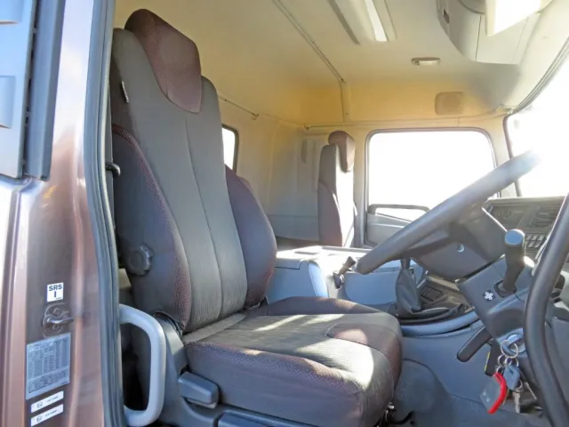 UDトラックス クオン 2PG-CW5ALの写真6