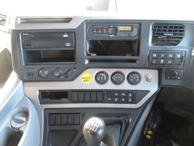 UDトラックス クオン 2PG-CW5ALの写真28