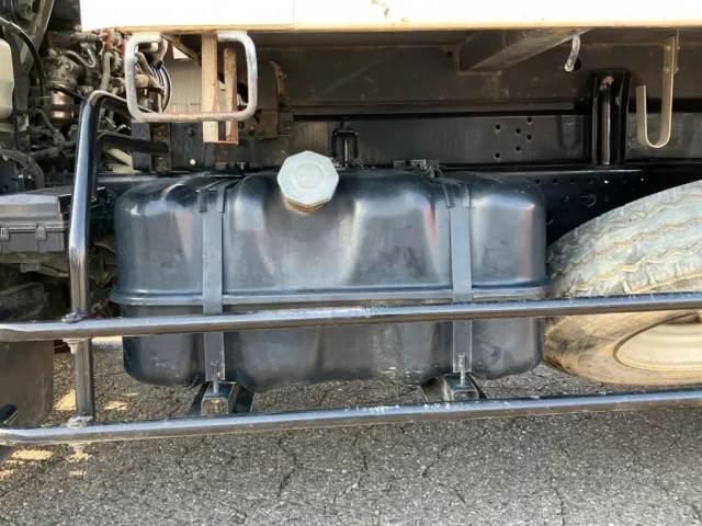 燃料タンクは100Lです。|いすゞ フォワード TKG-FRR90S1(2WD)の写真20