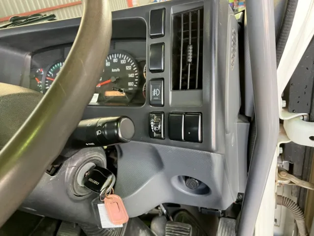 スイッチ類です。|いすゞ フォワード TKG-FRR90S1(2WD)の写真23