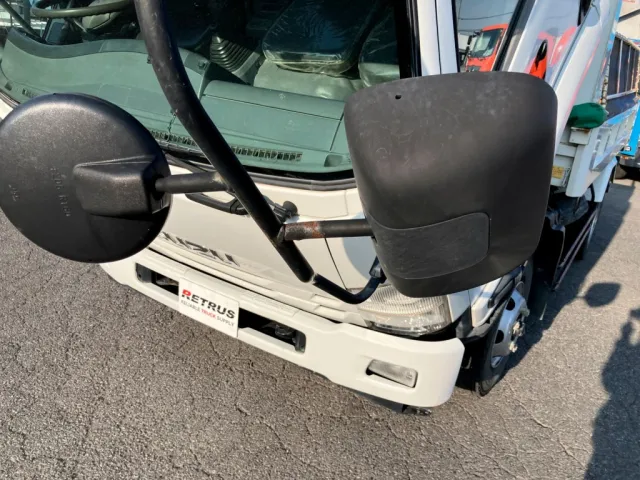 助手席側ミラーステーに少しサビがあります。|いすゞ フォワード TKG-FRR90S1(2WD)の写真32