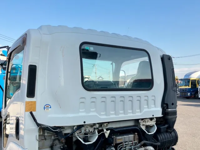 キャブバックの状態です。キズ・サビがあります|いすゞ フォワード TKG-FRR90S1(2WD)の写真37