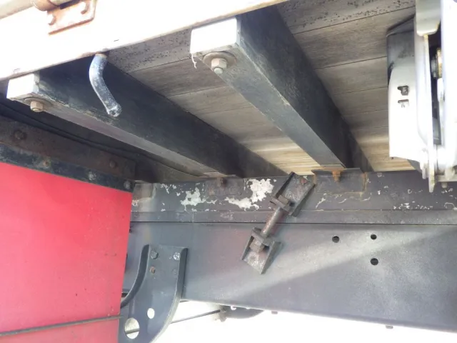 シャーシとネタの状態です。(縦は鉄・横ネタは木製です)|ニッサンディーゼル コンドル BDG-PK37Cの写真7