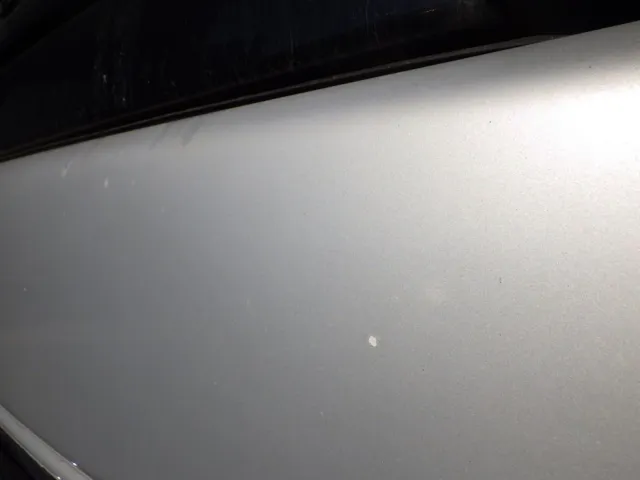 フロントパネルに飛び石キズ・塗装の剝がれがあります。|ニッサンディーゼル コンドル BDG-PK37Cの写真27