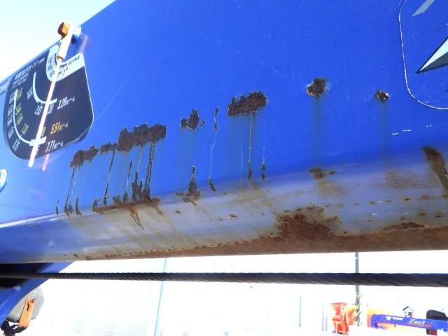 ブームにキズ・サビ・ヘコミがあります。|ニッサンディーゼル コンドル BDG-PK37Cの写真40