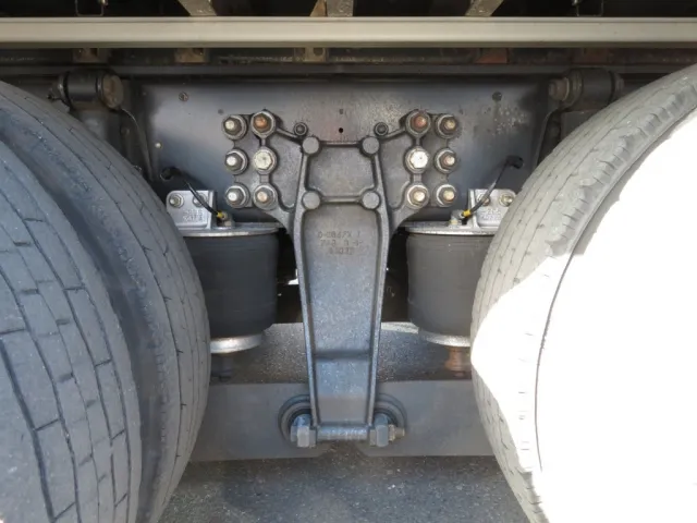 いすゞ ギガ 2PG-CYJ77Cの写真5