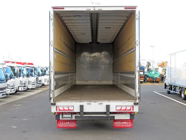 いすゞ ギガ 2PG-CYJ77Cの写真9