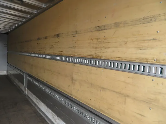 いすゞ ギガ 2PG-CYJ77Cの写真40