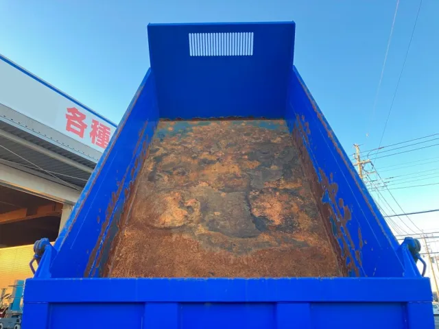 荷台側面・床にサビ浮きがあります。|マツダ ダイナ TPG-LJR85AD(2WD)の写真9