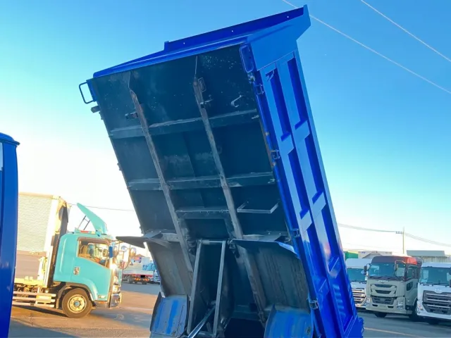 ボデー裏側の状態です。|マツダ ダイナ TPG-LJR85AD(2WD)の写真12