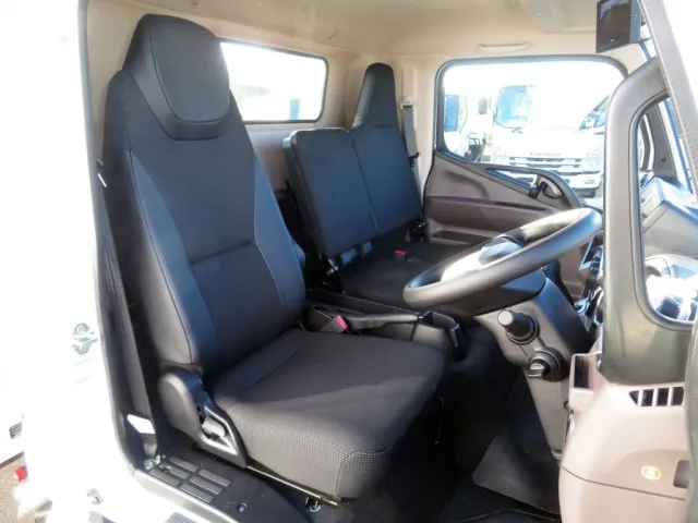 三菱 キャンター 2RG-FEB80(2WD)の写真6