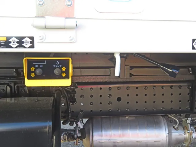 三菱 キャンター 2RG-FEB80(2WD)の写真16