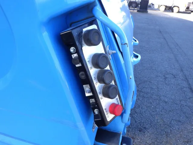 三菱 キャンター 2PG-FEB90(2WD)の写真14