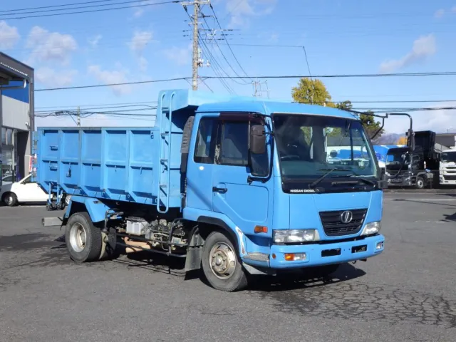 ニッサンディーゼル コンドル PB-MK36A(2WD)の写真2