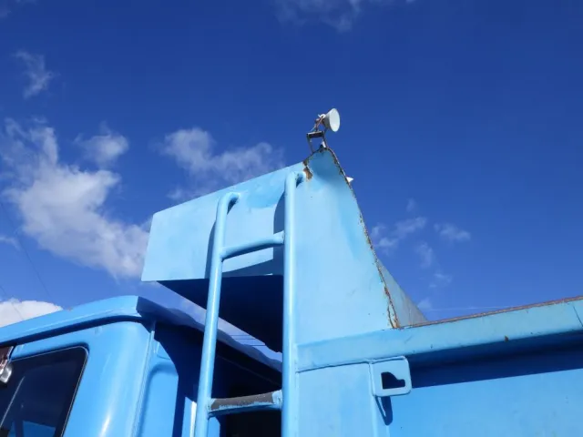 プロテクターの両サイドにキズ・サビ・ヘコミがあります。|ニッサンディーゼル コンドル PB-MK36A(2WD)の写真31