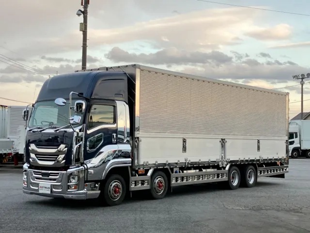 いすゞ ギガ 2PG-CYJ77Cの写真1