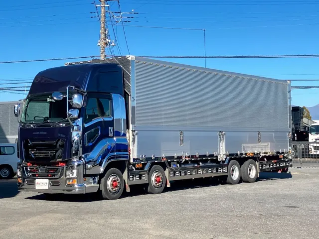 いすゞ ギガ 2PG-CYJ77Cの写真1