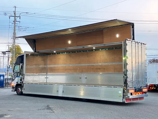 いすゞ ギガ 2PG-CYJ77Cの写真3