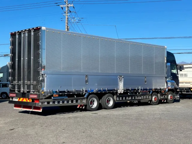 いすゞ ギガ 2PG-CYJ77Cの写真4