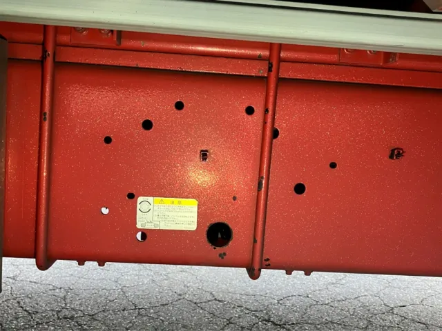 シャシ外側はラメ塗装してあります。(シャシ内側はラメは入っておりません)|いすゞ ギガ 2PG-CYJ77Cの写真9