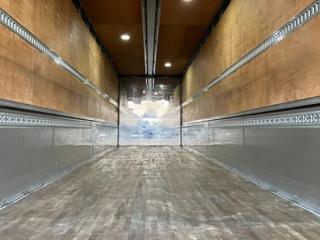 いすゞ ギガ 2PG-CYJ77Cの写真13