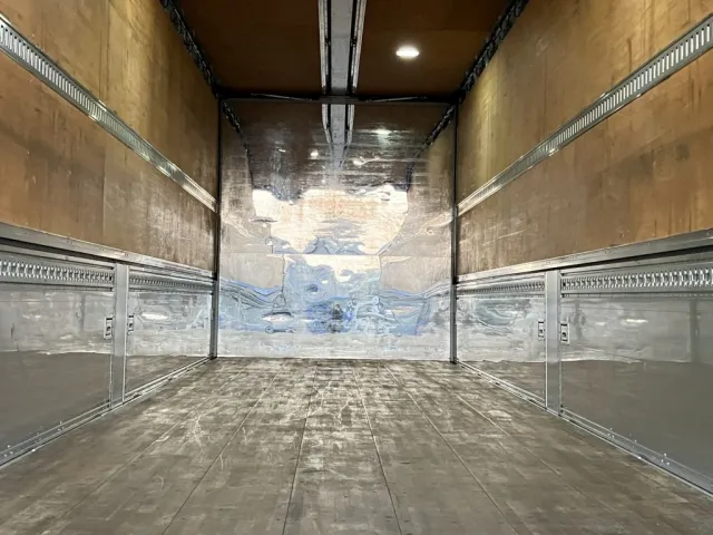 いすゞ ギガ 2PG-CYJ77Cの写真14