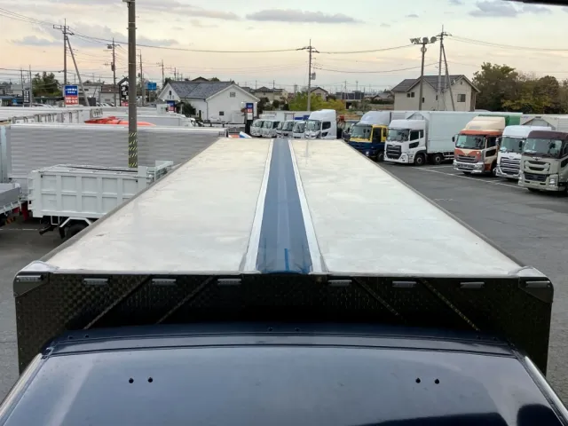 いすゞ ギガ 2PG-CYJ77Cの写真38