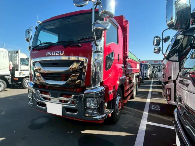 いすゞ ギガ QPG-CXZ77BTの写真1