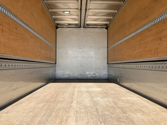 いすゞ フォワード 2RG-FRR90T2(2WD)の写真10