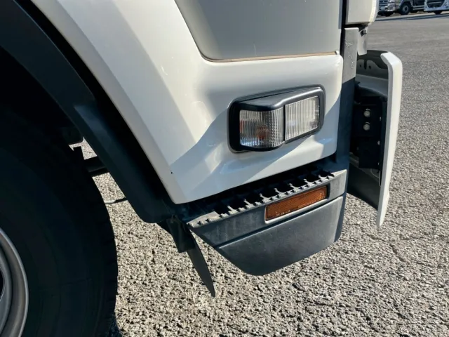 運転席側ドア下部に小傷があります。|いすゞ フォワード 2RG-FRR90T2(2WD)の写真38