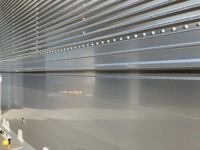 運転席側羽根下部に擦れキズがあります。|いすゞ フォワード 2RG-FRR90T2(2WD)の写真41