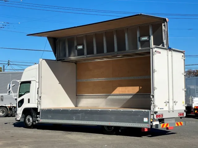 いすゞ フォワード 2RG-FTR90V4の写真3