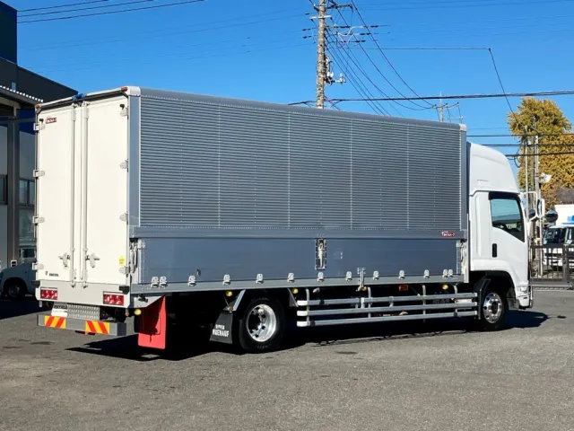 いすゞ フォワード 2RG-FTR90V4の写真4