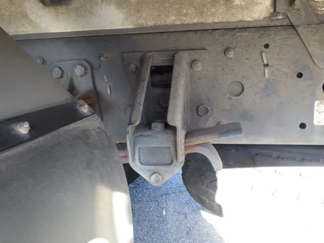 いすゞ フォワード TKG-FRR90S2(2WD)の写真5