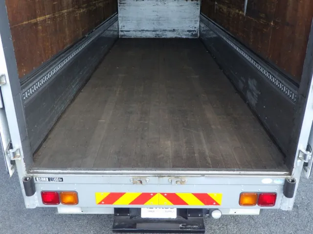 床板の状態です。|いすゞ フォワード TKG-FRR90S2(2WD)の写真10