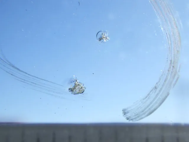 フロントガラスに小キズがあります。|いすゞ フォワード TKG-FRR90S2(2WD)の写真11