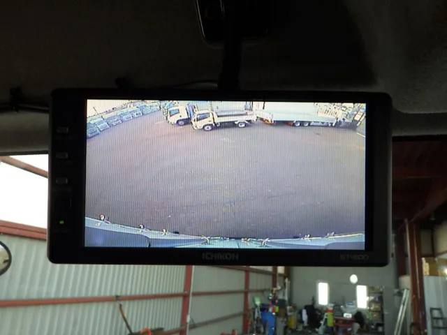 液晶バックモニター付きです。|いすゞ フォワード TKG-FRR90S2(2WD)の写真13
